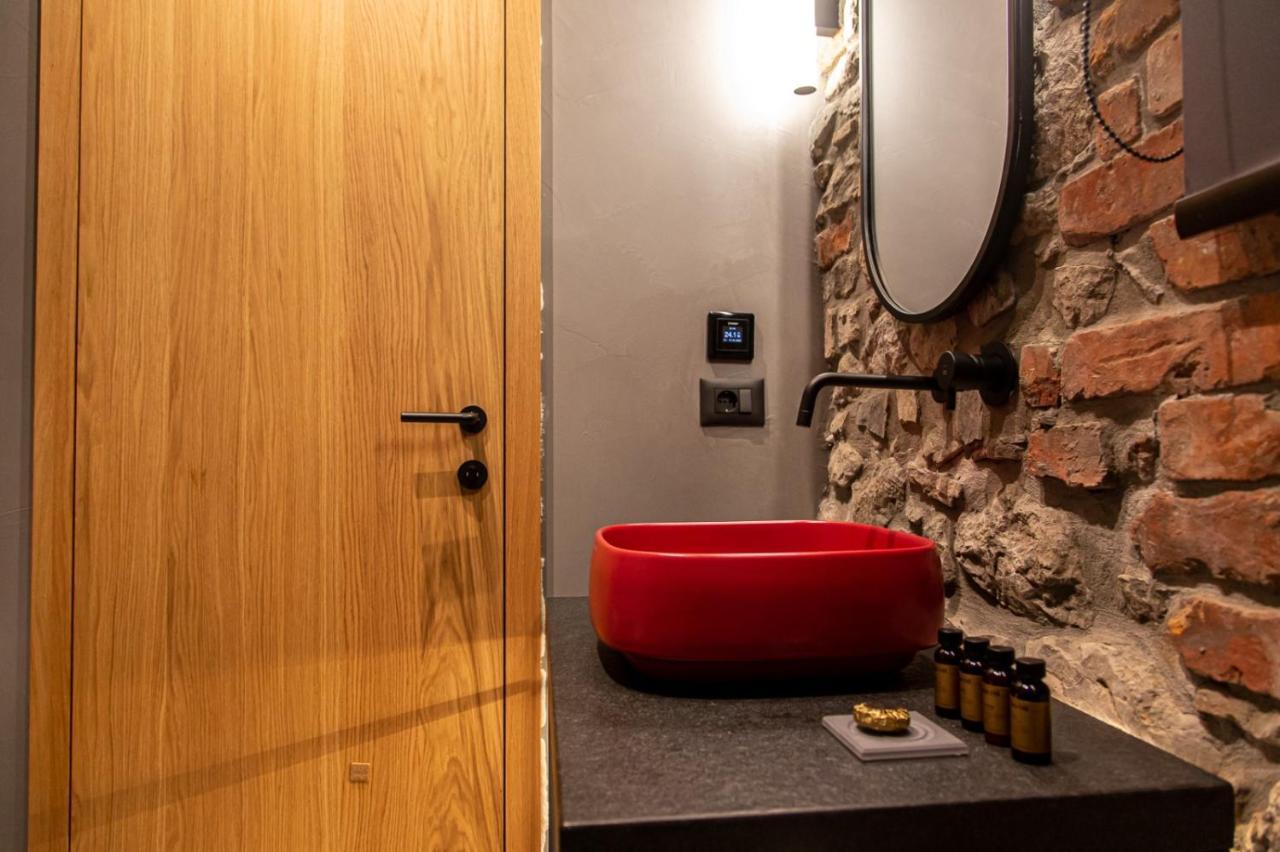 Melesin Distillery Leskovik Ngoại thất bức ảnh